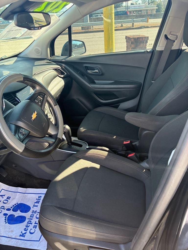 2021 Chevrolet Trax LS - Photo 7