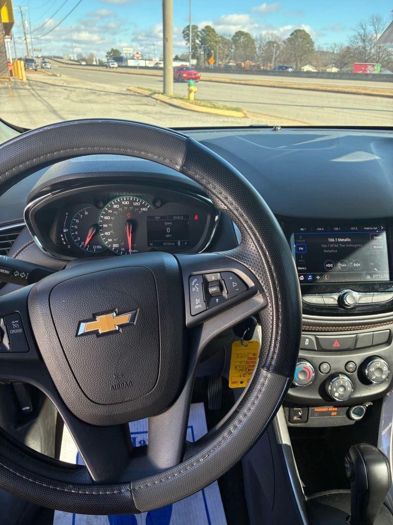 2021 Chevrolet Trax LS - Photo 9